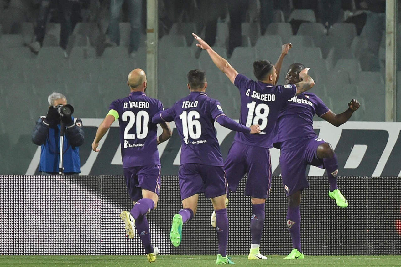 Fiorentina derrotó 5-4 a Inter y llegó a 55 puntos en el octavo lugar de la Serie A. (AP)
