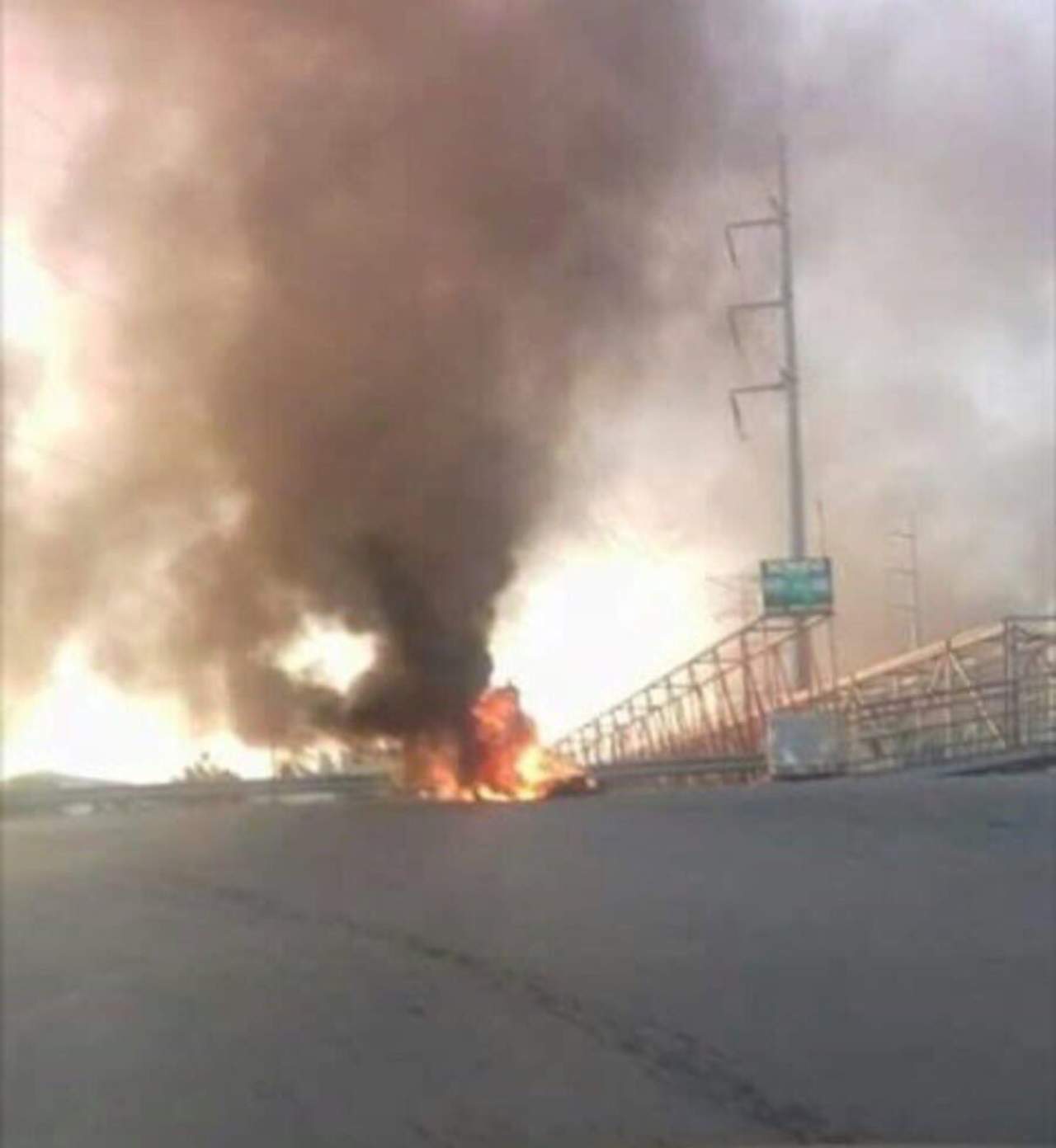 Hubo 32 bloqueos en Reynosa por parte de presuntos delincuentes, en los cuales 11 fueron con incendios, 9 de ellos de comercios y se incendiaron además 18 lotes baldíos. (ESPECIAL)