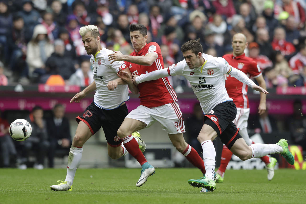 Con el empate, Bayern llegó a 70 puntos en la cima de la Bundesliga, nueve más que Leipzig, su más cercano perseguidor. (AP)