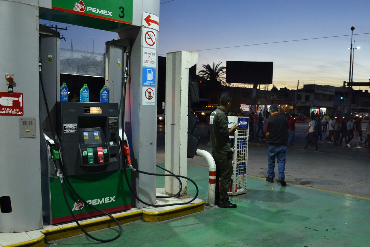 El objetivo es corroborar que los litros estén completos. En lo que corresponde a La Laguna de Durango en total se revisaron 13 gasolineras de los municipios de Gómez Palacio, Lerdo y Cuencamé. (ARCHIVO)
