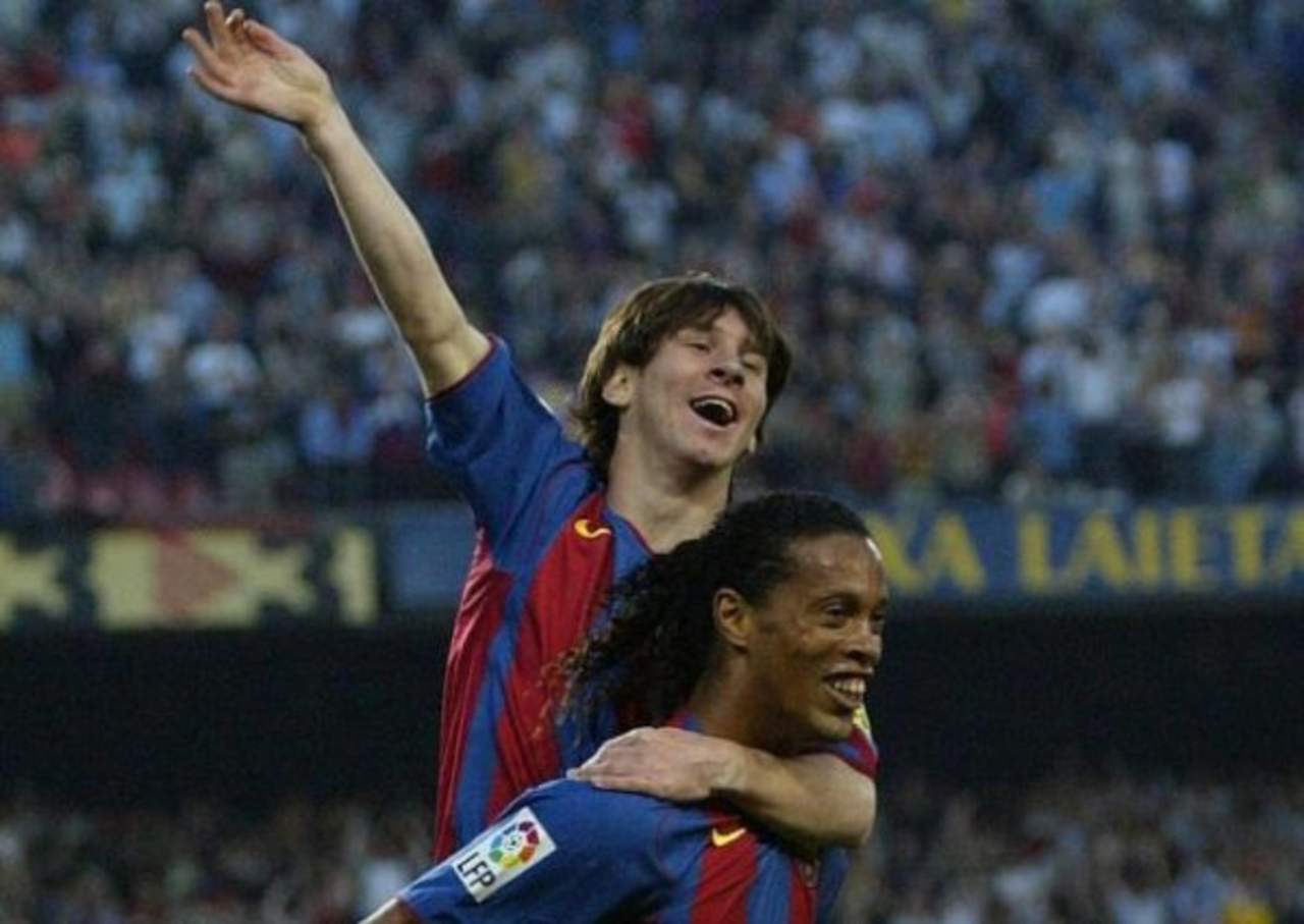 El Club Barcelona recordó el momento en que Messi anotó su primer gol con el equipo en un emotivo video. 
