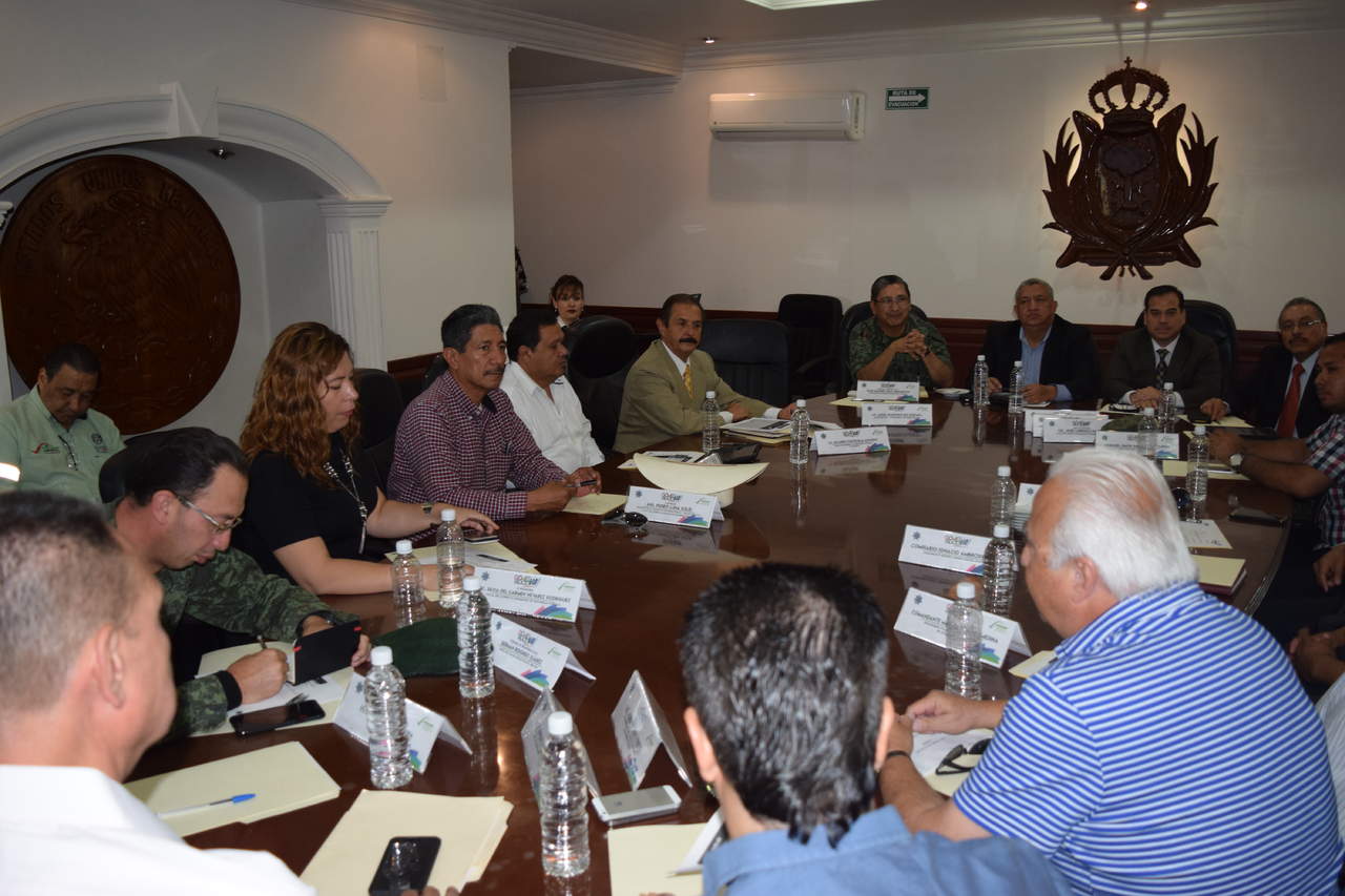 Reunión periódica del Consejo Ciudadano de Seguridad Pública que se realizó este martes en Gómez Palacio. (EL SIGLO DE TORREÓN)