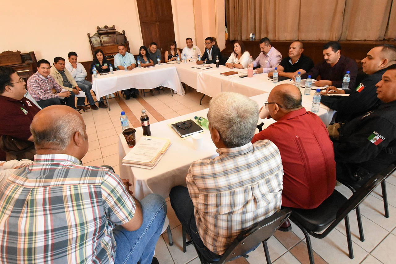 Reunión. Hubo una reunión donde participaron las autoridades municipales para hablar sobre el tema del Festival 'Lerdantino'. 