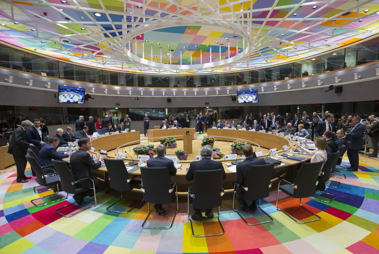 Preparan. Los 27 líderes de la UE aprobaron sin demasiados tropiezos, en una breve cumbre, las directrices de la negociación.