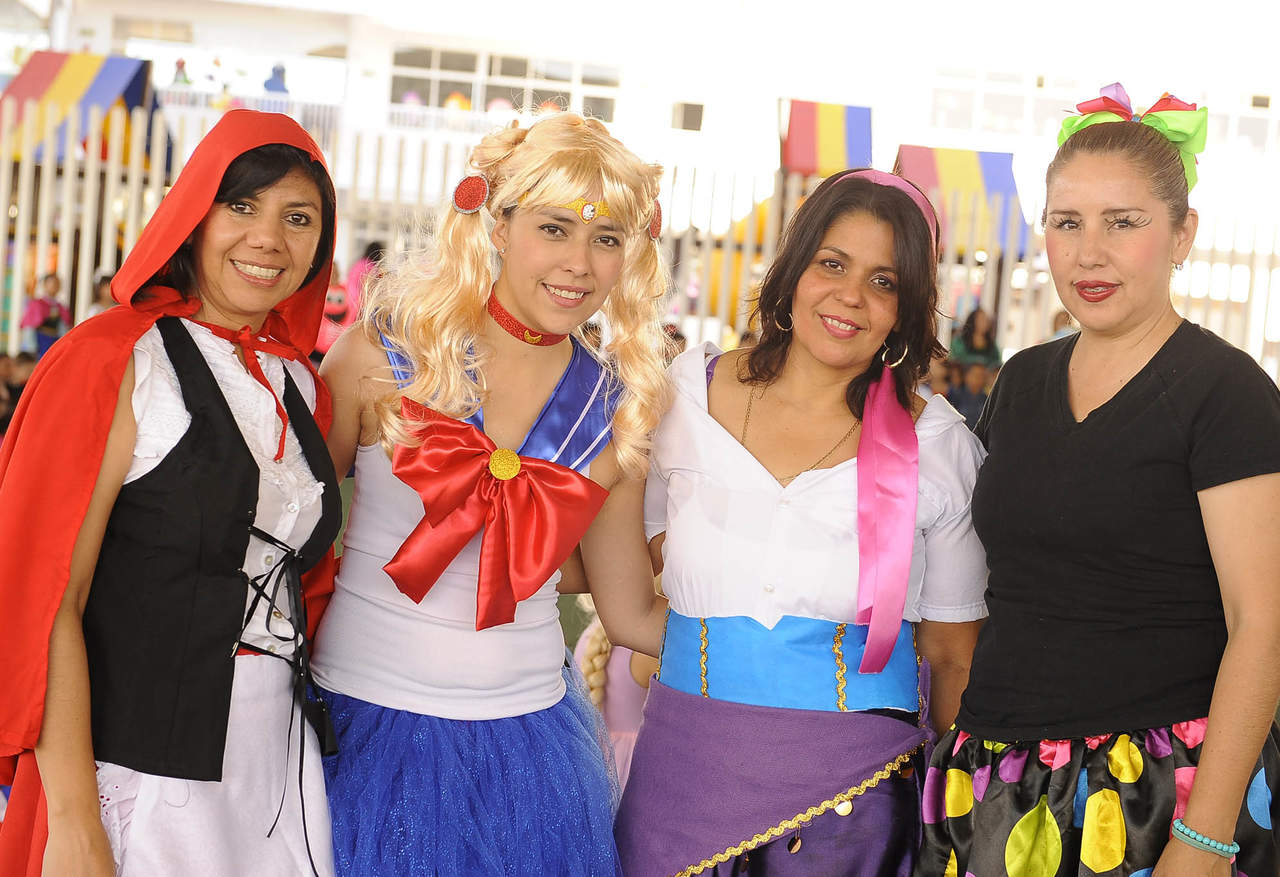 Misses Doris, Damiana, Mayte y Marisol.
