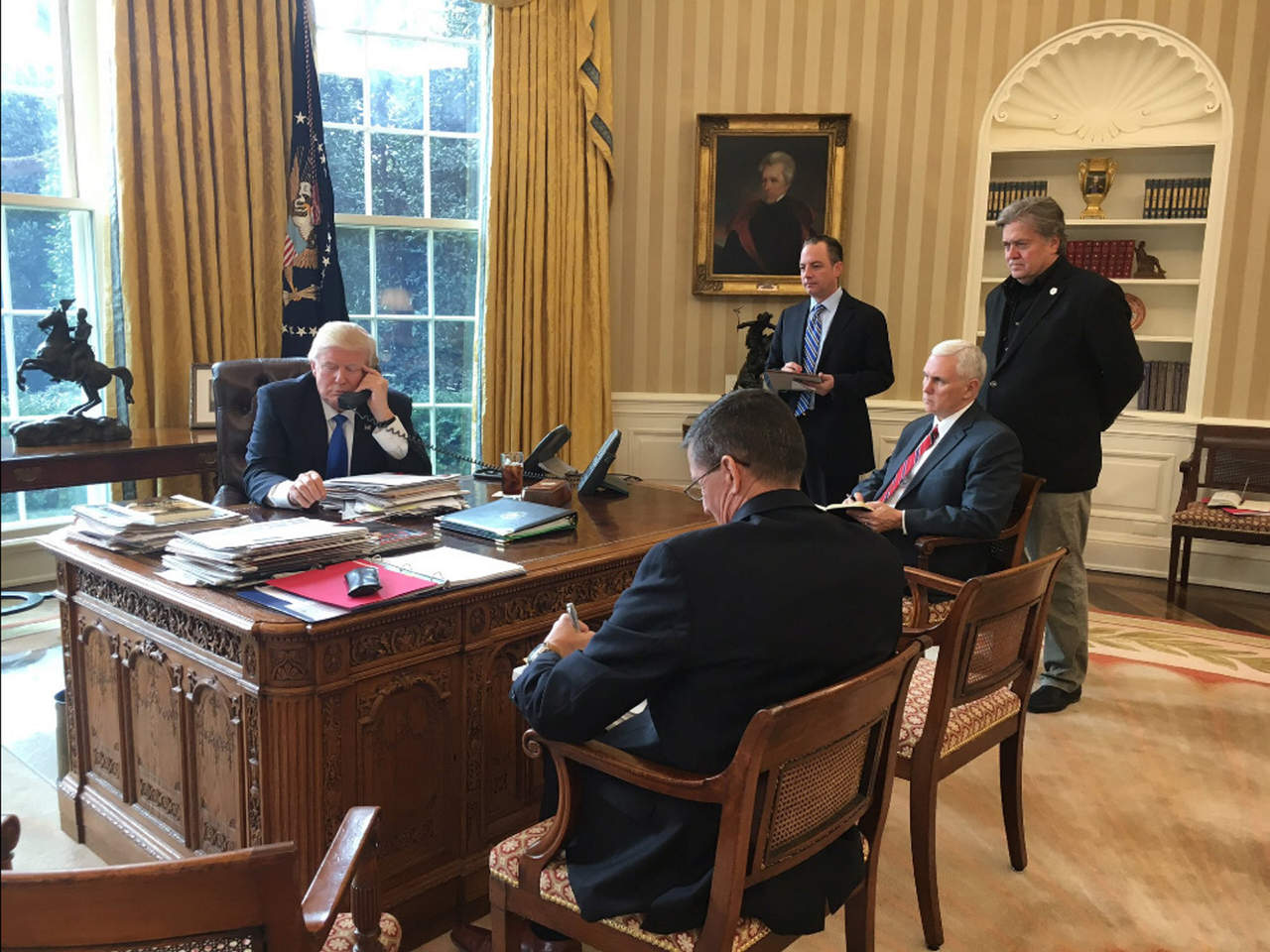 Será la tercera conversación telefónica entre ambos presidentes desde la llegada de Trump a la Casa Blanca. (ARCHIVO)