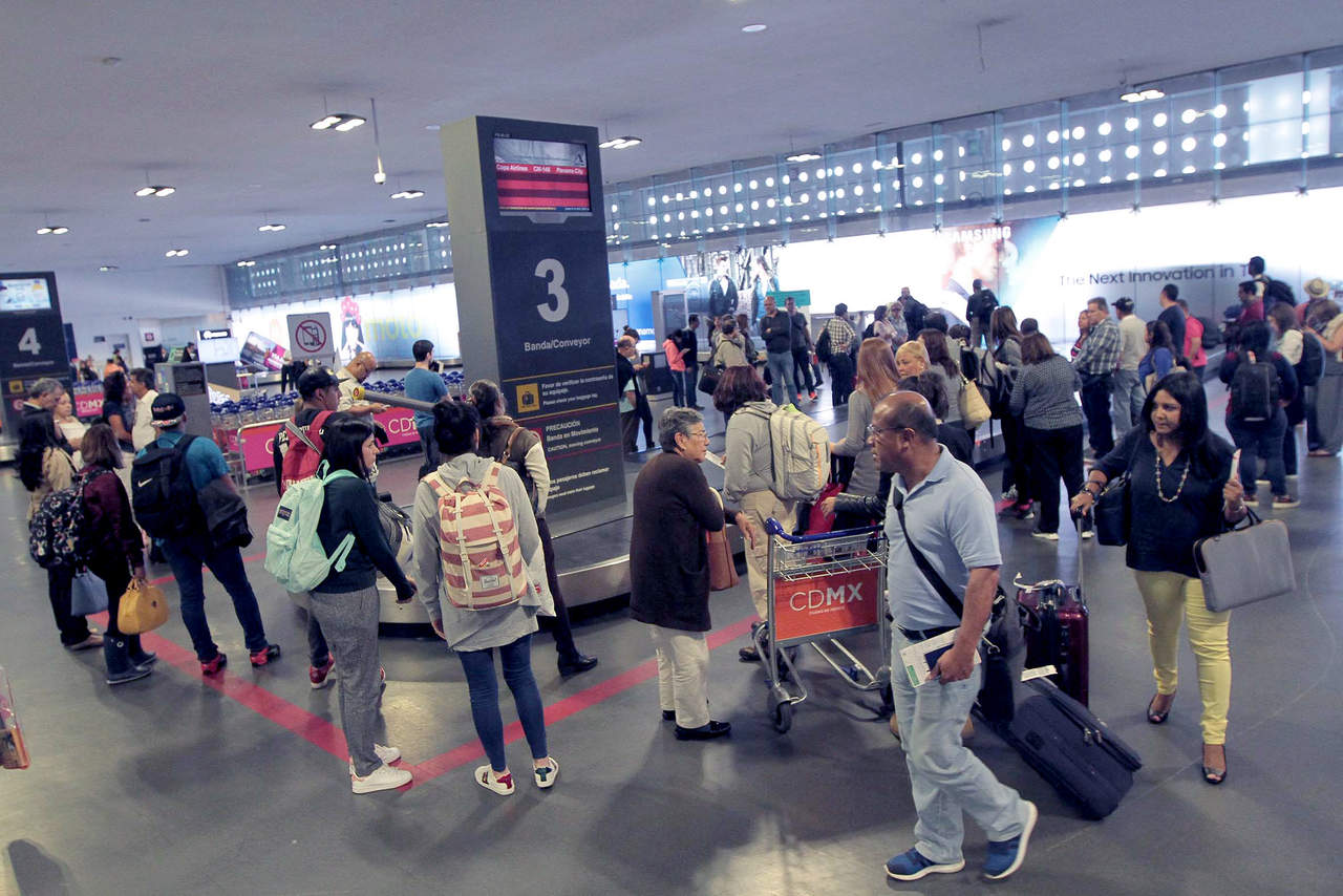 En 18.62 pesos se vende dólar en promedio en aeropuerto capitalino