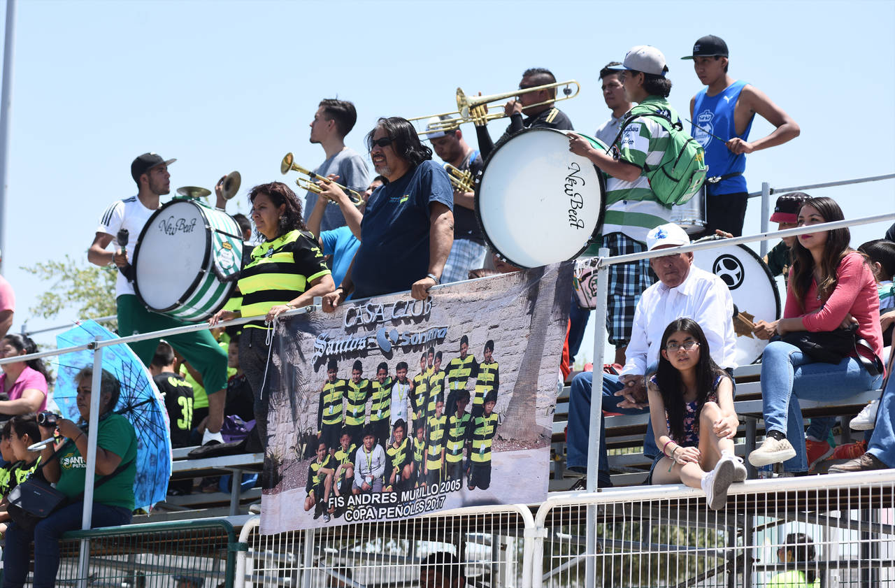 El apoyo no ha cesado en los distintos escenarios de la Comarca Lagunera donde se desarrollan encuentros. CFSL Antonio Apud se impone en 2004