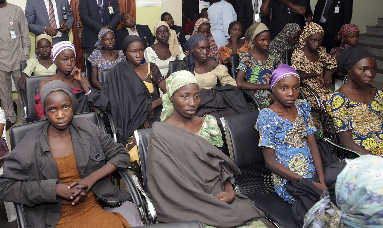 En casa. Boko Haram dejaron en libertad a 82 adolescentes, de las más de 270 que secuestraron en la ciudad de Chibok, Nigeria.