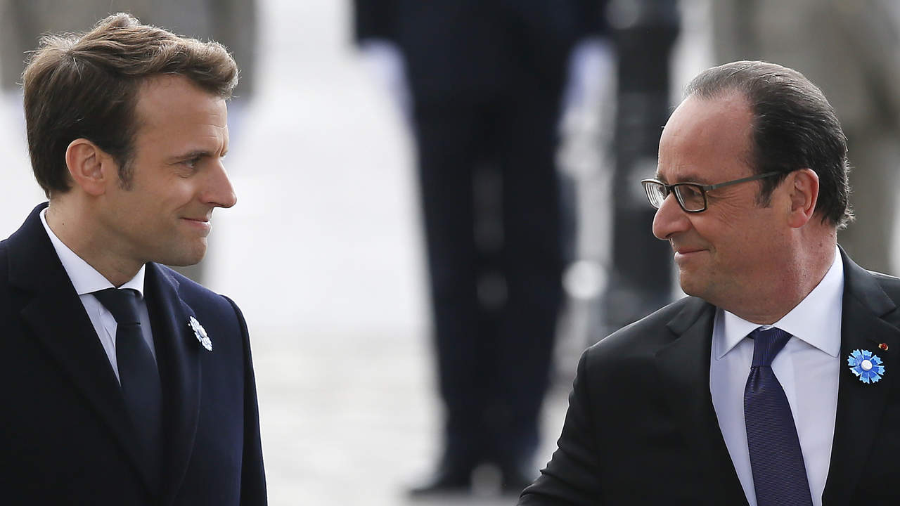 Hollande afirmó que no considera que Macron sea su heredero político, aunque reconoció que han compartido trabajo en los últimos años. (AP)