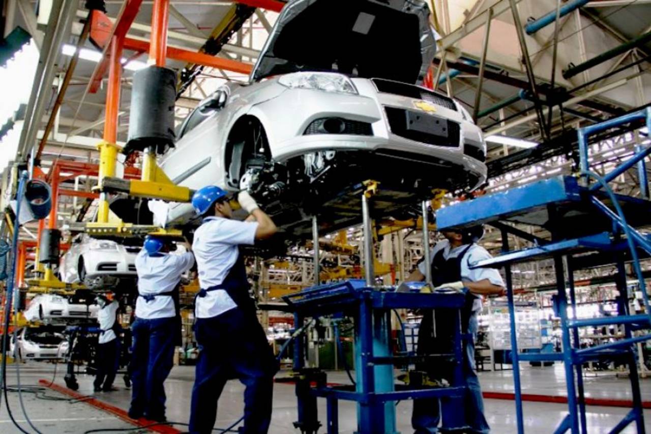 Dinámico. El sector automotriz en México muestra un ritmo ascendente en producción. 