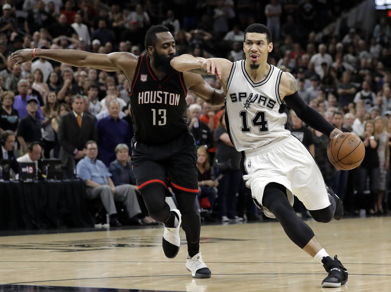 Spurs de San Antonio se puso a un triunfo de llegar a la final de la Conferencia Oeste, en los playoffs de la NBA. (AP)