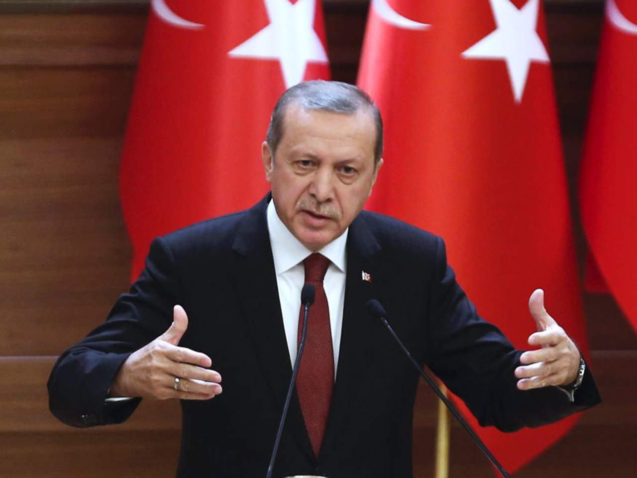 'La lucha contra la organización terrorista Dáesh no se debe transferir a una organización terrorista', dijo Erdogan hoy en Ankara. (ARCHIVO)