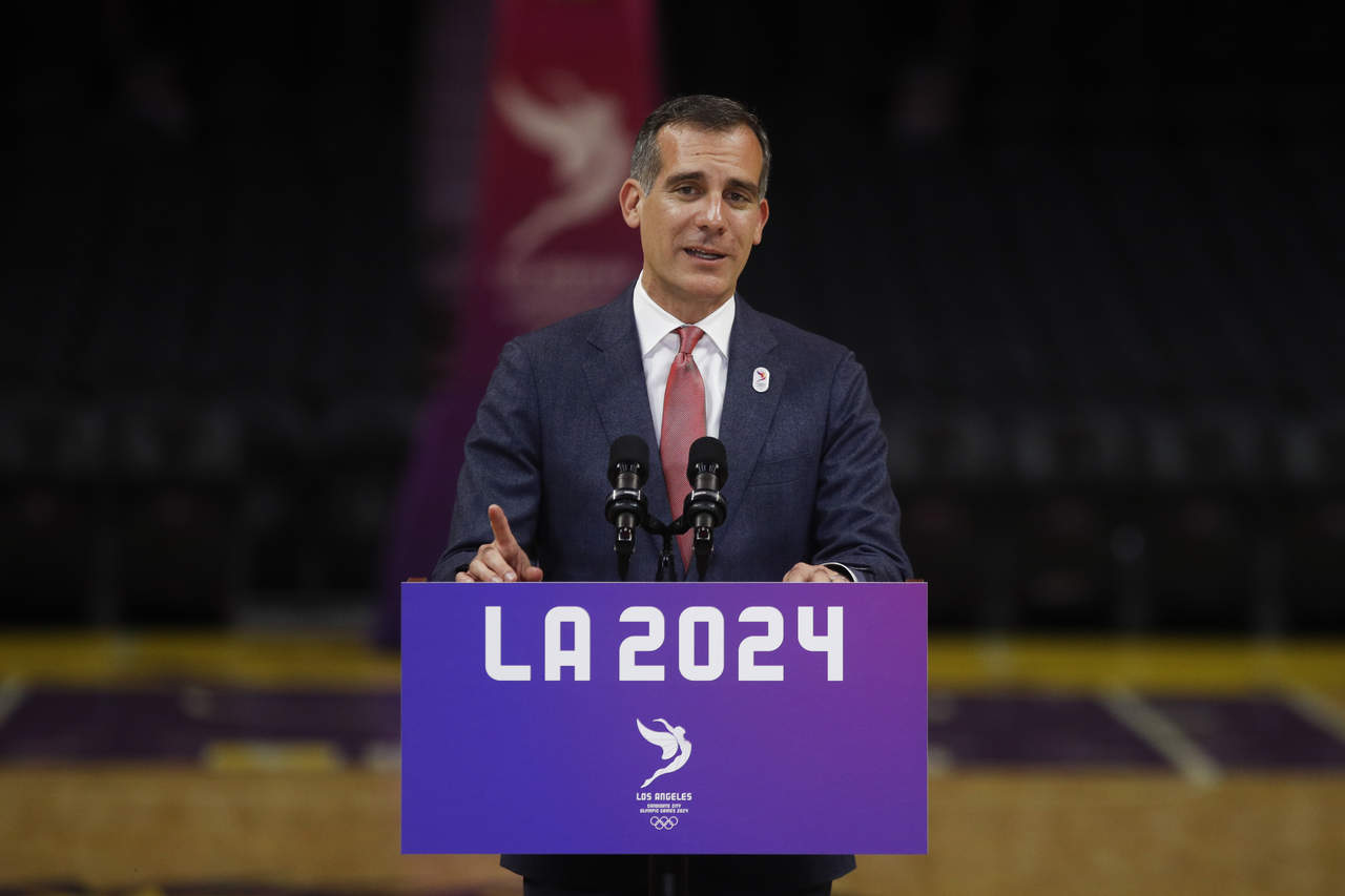 El grupo del Comité Olímpico Internacional encargado de evaluar las candidaturas concluyó una visita de cuatro días a Los Ángeles el viernes. (AP)