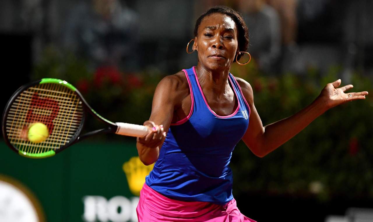 Venus Williams derrotó  6-4, 7-6 a Yaroslava Shvedova en la primera ronda. (AP)