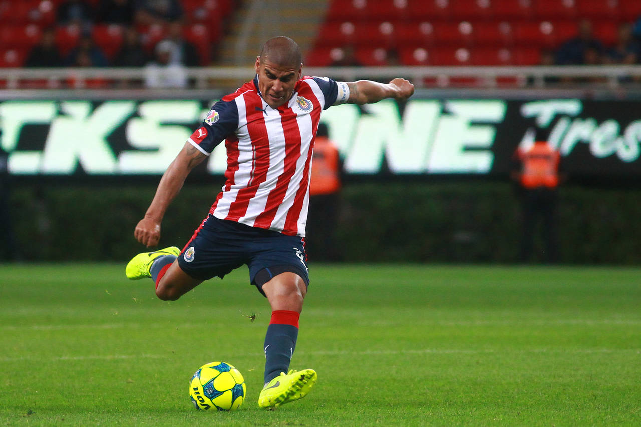 El zaguero Carlos Salcido afirmó, en conferencia de prensa, que ser campeón con Chivas es el único objetivo que tiene en este momento. (Jam Media)