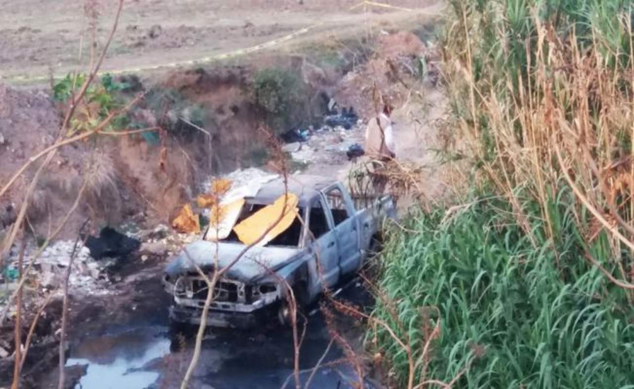 Fueron habitantes del lugar quienes reportaron que una camioneta tipo Ram se había incendiado, por lo que solicitaron ayuda. (ARCHIVO) 