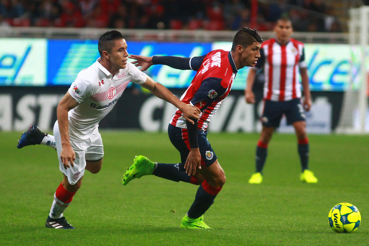 
Guadalajara y Toluca se enfrentaron en la jornada 9 en el estadio Chivas. El 'Rebaño Sagrado' se llevó la victoria 2-0. (Archivo)