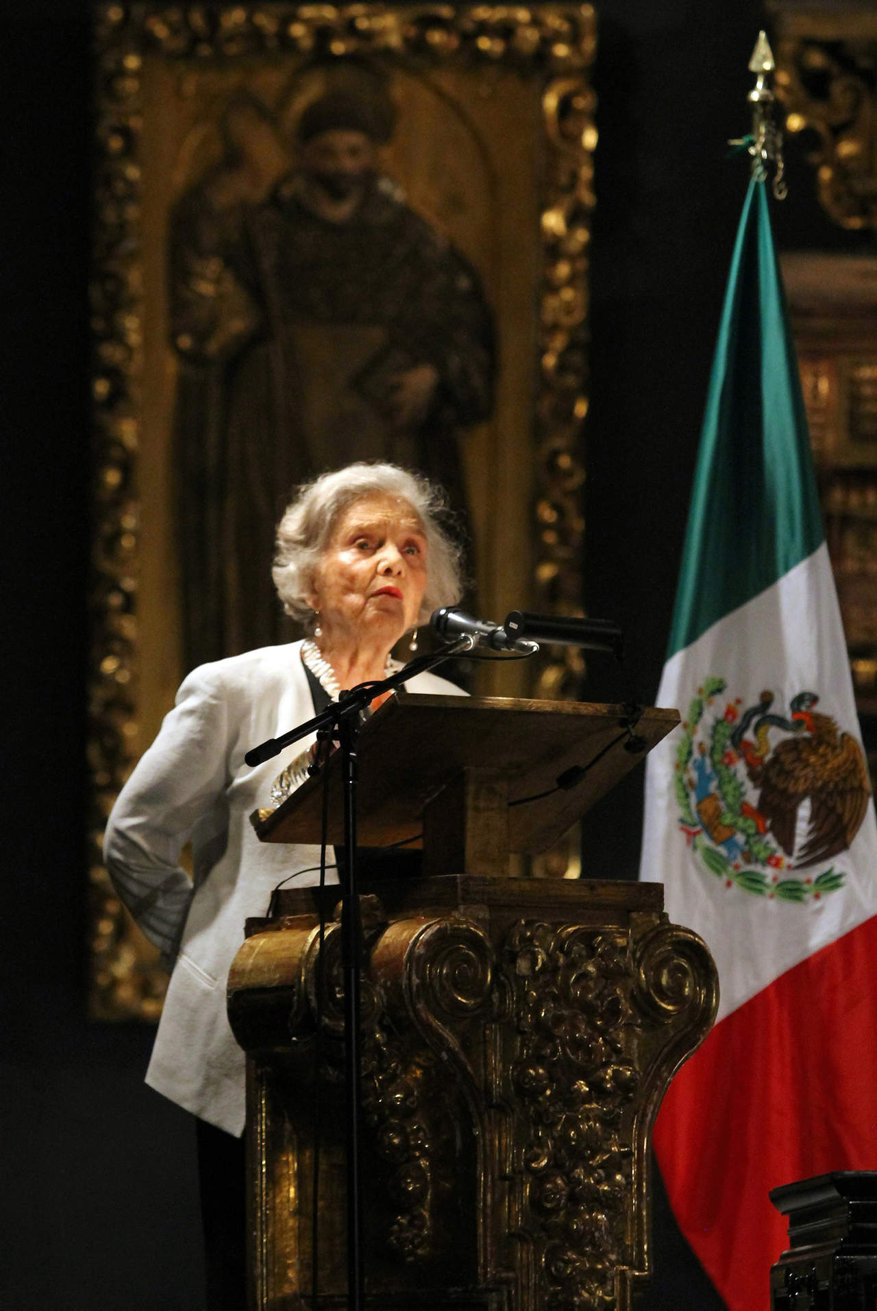 Elena Poniatowska manifestó su tristeza 'indignada' por la situación del periodismo en México (ARCHIVO)