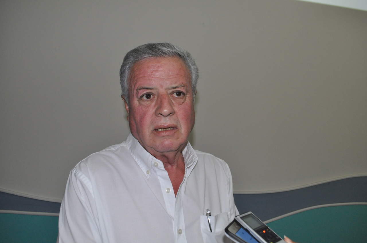 Zermeño participó en un encuentro con la la Red OSC Unidos Laguna y firmó los compromisos que solicitaron las organizaciones. (EL SIGLO DE TORREÓN)