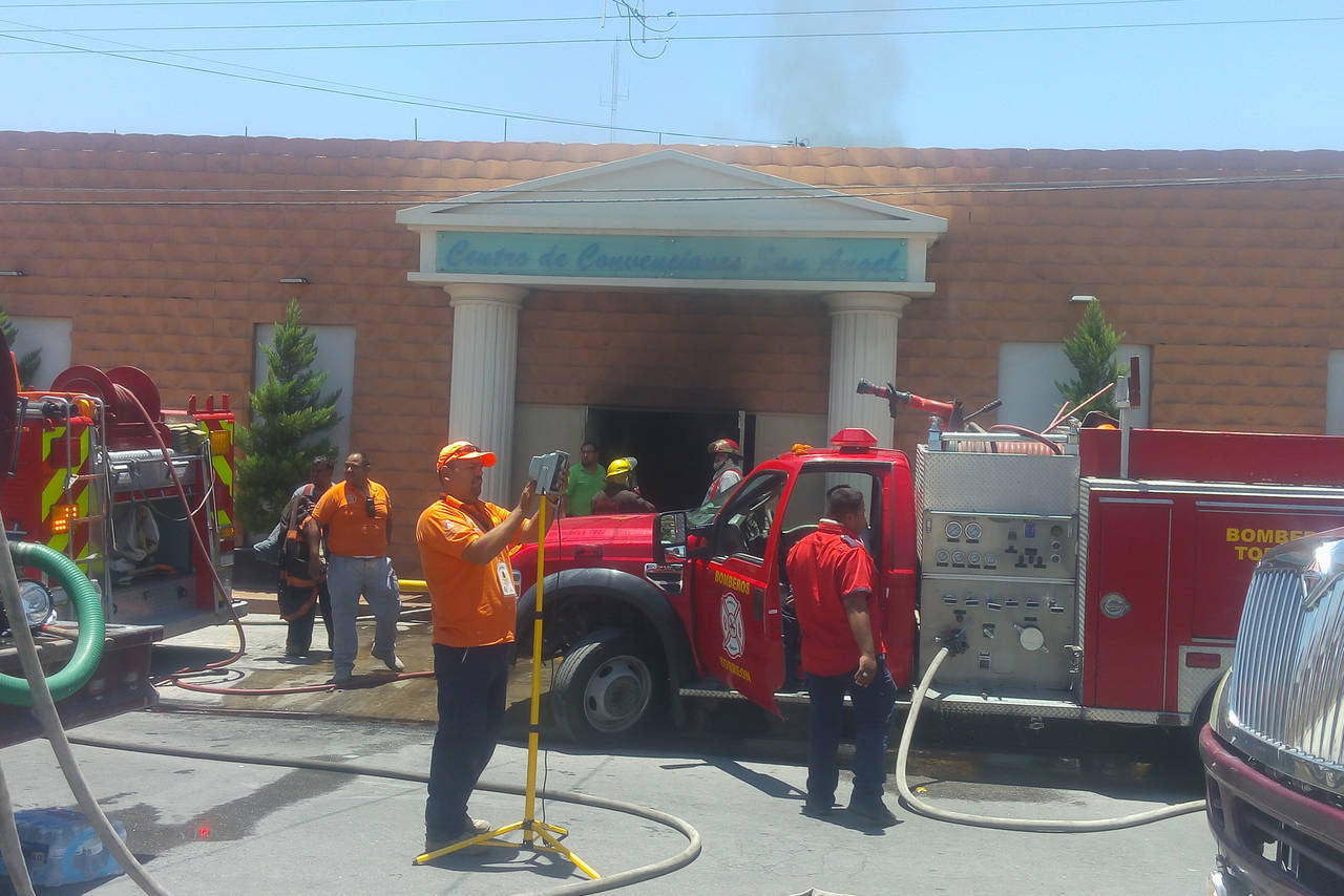 Se incendia salón de fiestas en Torreón 