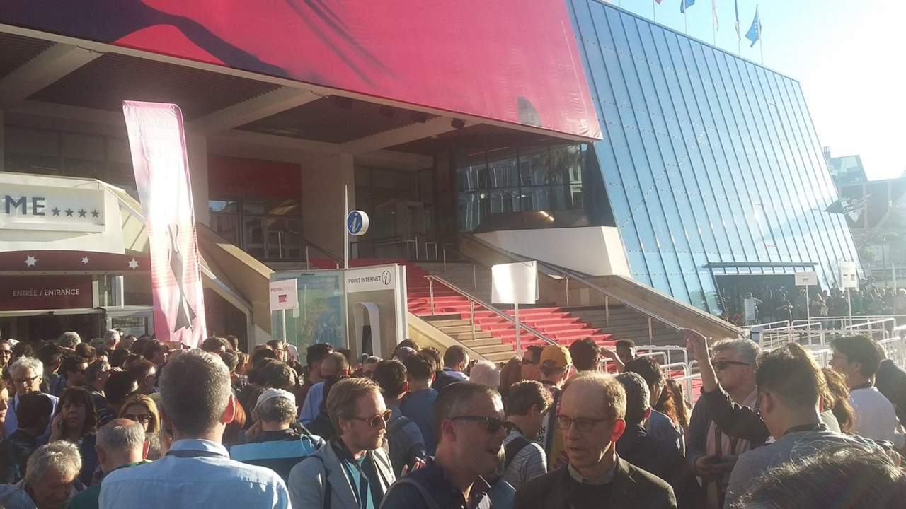 Desalojan sede del Festival de Cannes por mochila sospechosa