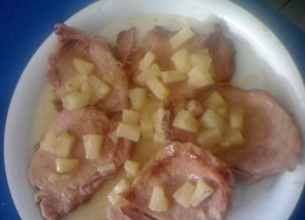 Chuletas ahumadas con piña