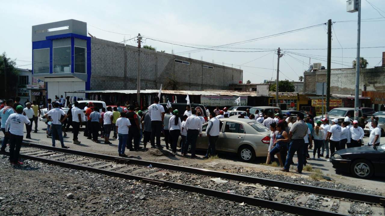 En Madero manifestantes 'rompen' caravana de candidato priista