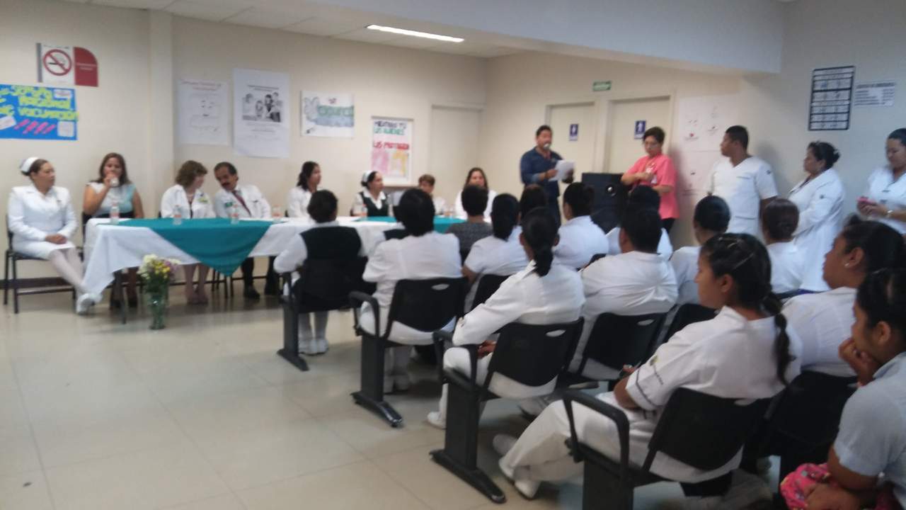 En el Hospital General de Matamoros representantes del IMSS, ISSSTE y de la Secretaria de Salud del Estado encabezaron el acto protocolario.