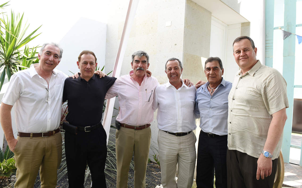 Héctor, Vicente, Diego, Mario, Salvador y Alfredo