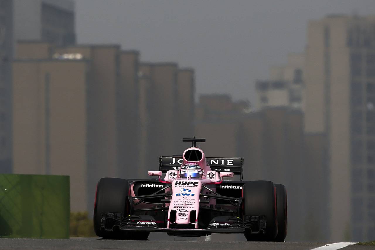 Sergio Pérez ha tenido un gran inicio de temporada en la Fórmula Uno, marcha en el séptimo lugar en la clasificación. (Archivo)