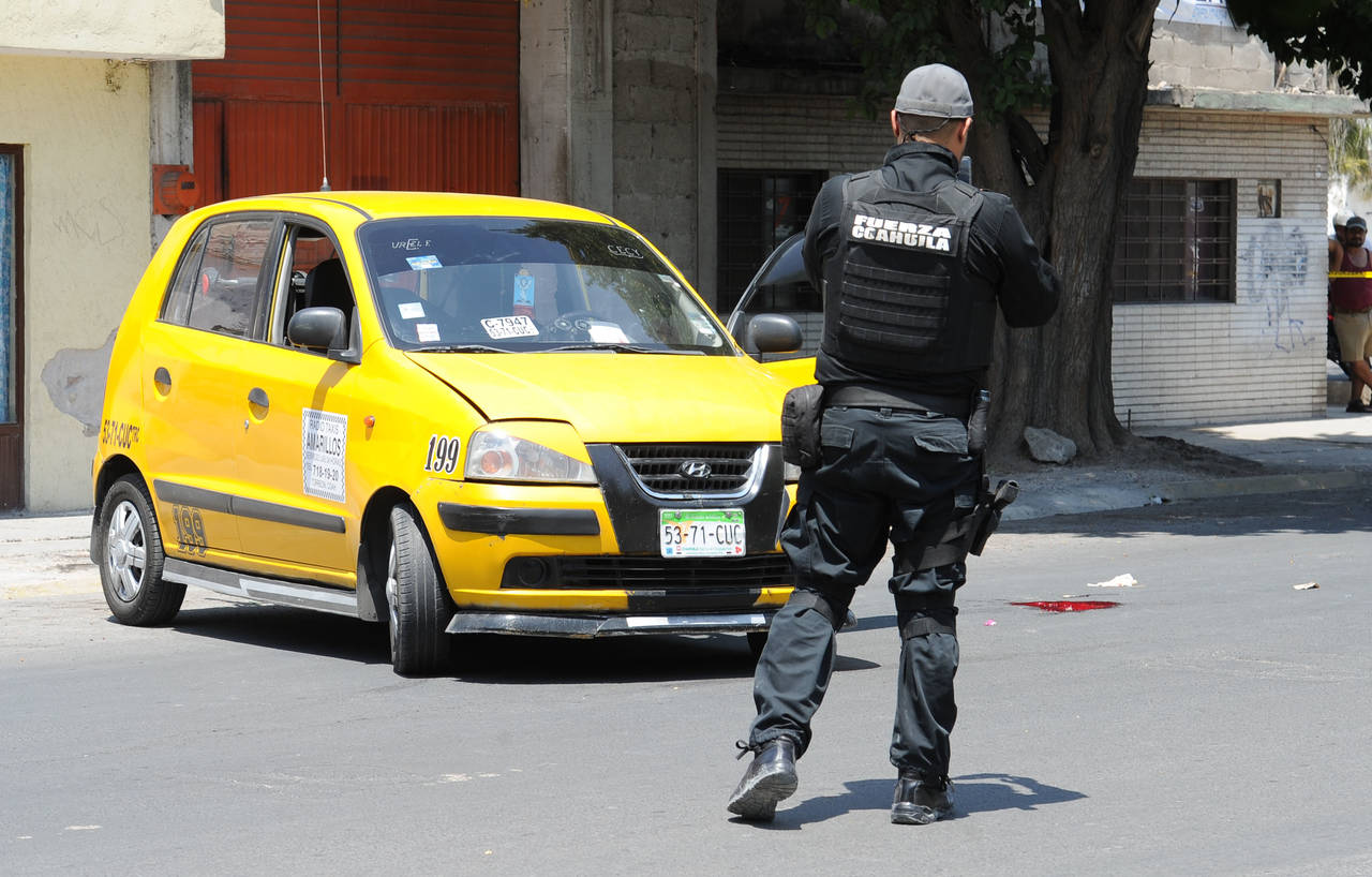 Baleado. Pasajero dispara a taxista y le atraviesa la garganta de un tiro; en Torreón. (EL SIGLO DE TORREÓN) 