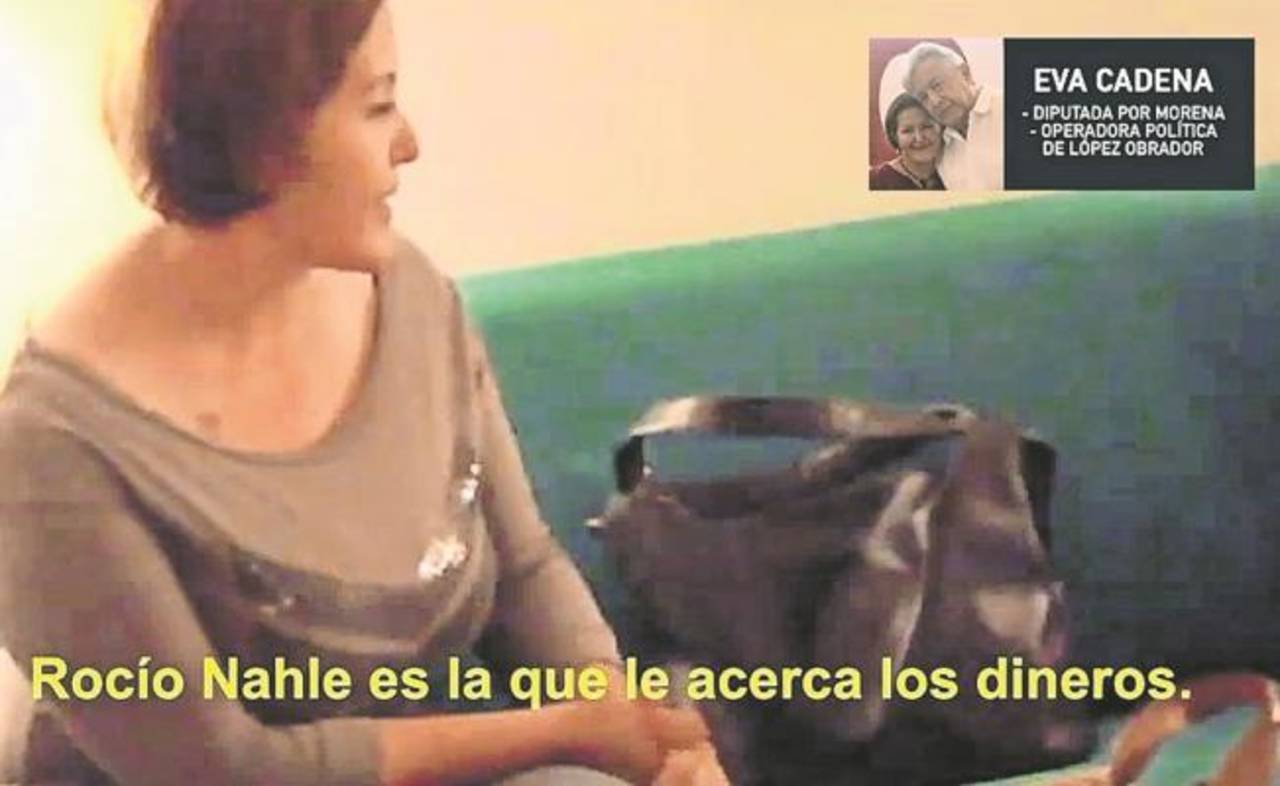 Acusación. Eva Cadena aparece en un nuevo video acusando a Rocío Nahle como operadora financiera de AMLO. 