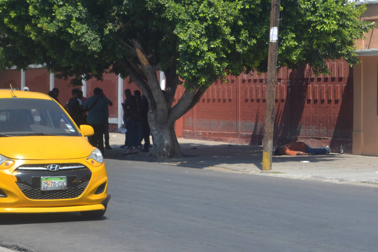 Asesinato. Matan a taxista de un tiro en la nuca, ocurrió sobre la avenida Allende de Torreón. (EL SIGLO DE TORREÓN) 