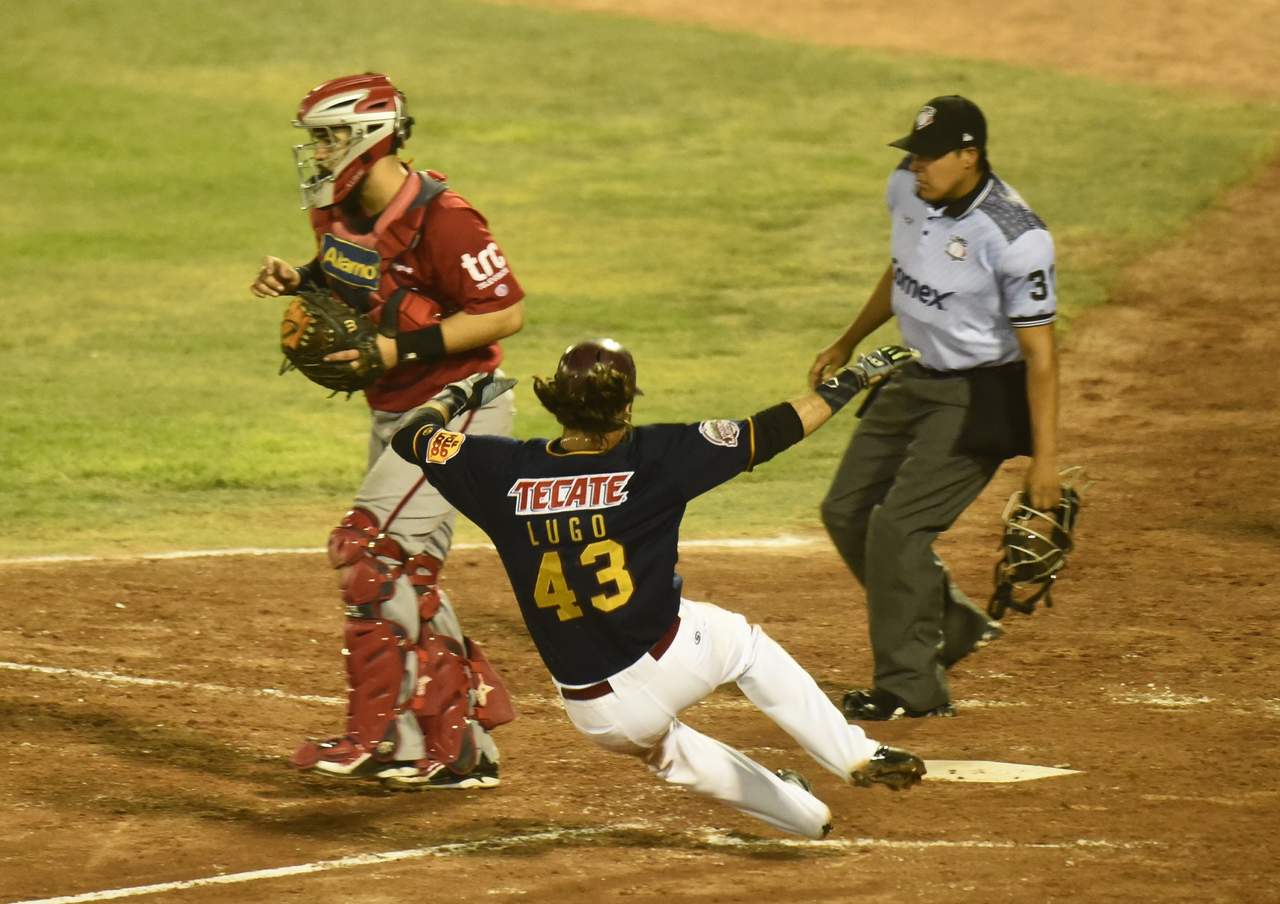 En un duelo de ofensivas, Unión Laguna se llevó el primero de la serie ante los Piratas de Campeche.
(Fotografías de Jesús Galindo)