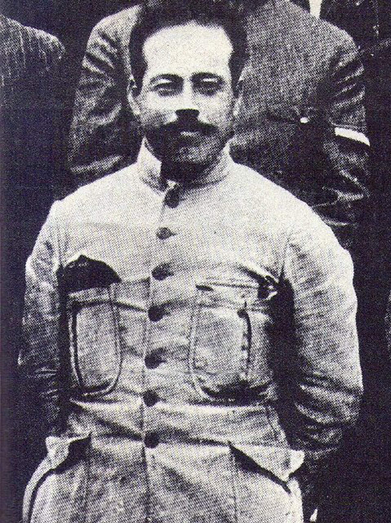 F. Villa reingresó a territorio mexicano el 23 de marzo de 1913 (Casasola… Hechos y… Tomo 2).
