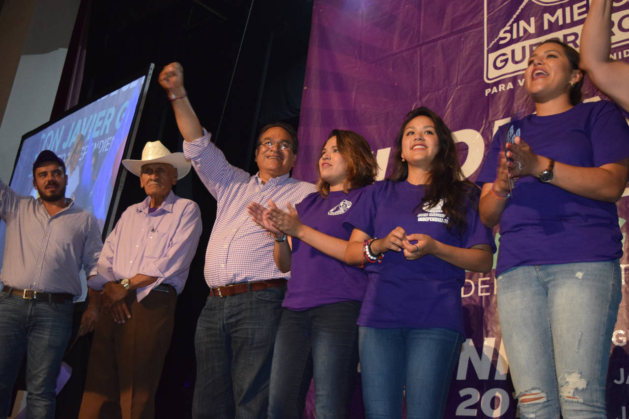 Recta final. Ayer Javier Guerrero cerró su campaña en el Auditorio Municipal de San Pedro. (MARY VÁZQUEZ)