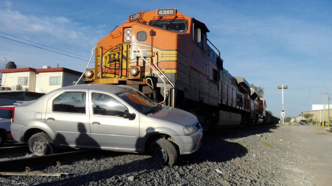 Tragedia. Tras nueve días internada en la Clínica 46 del IMS, murió la conductora del automóvil chocado por el tren. (EL SIGLO DE TORREÓN) 