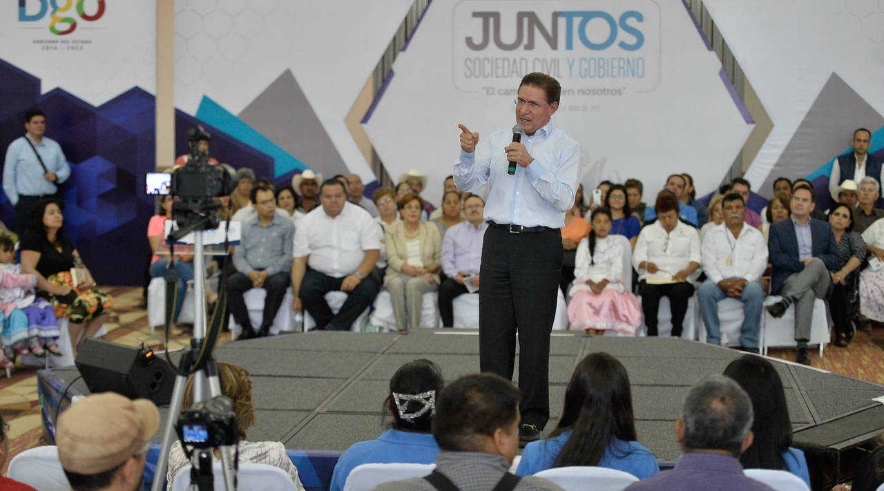 Estado. El gobernador José Rosas Aispuro invirtió en 112 asociaciones civiles.