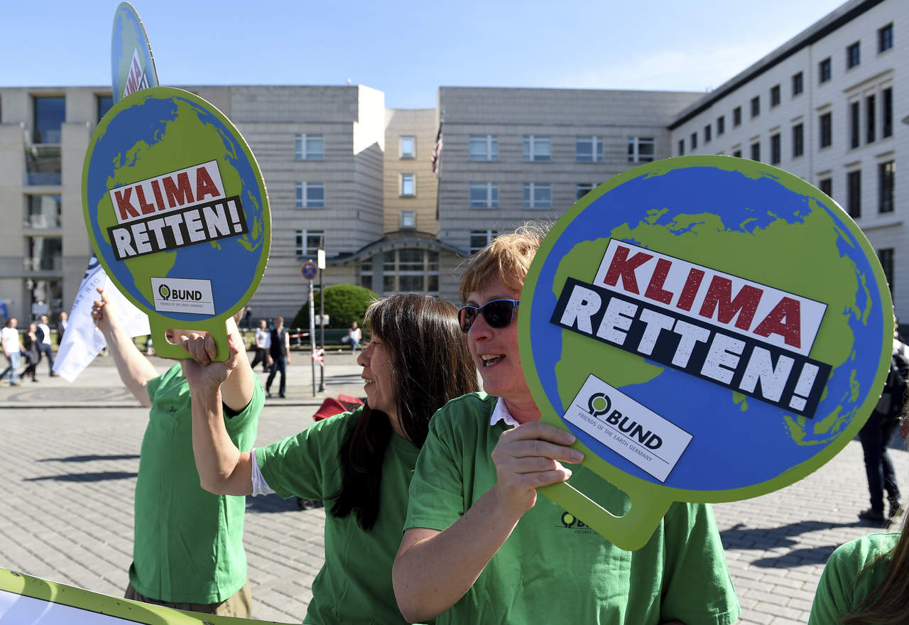 Reacción. En manifestación, alemanes piden ‘salvar el clima’.

