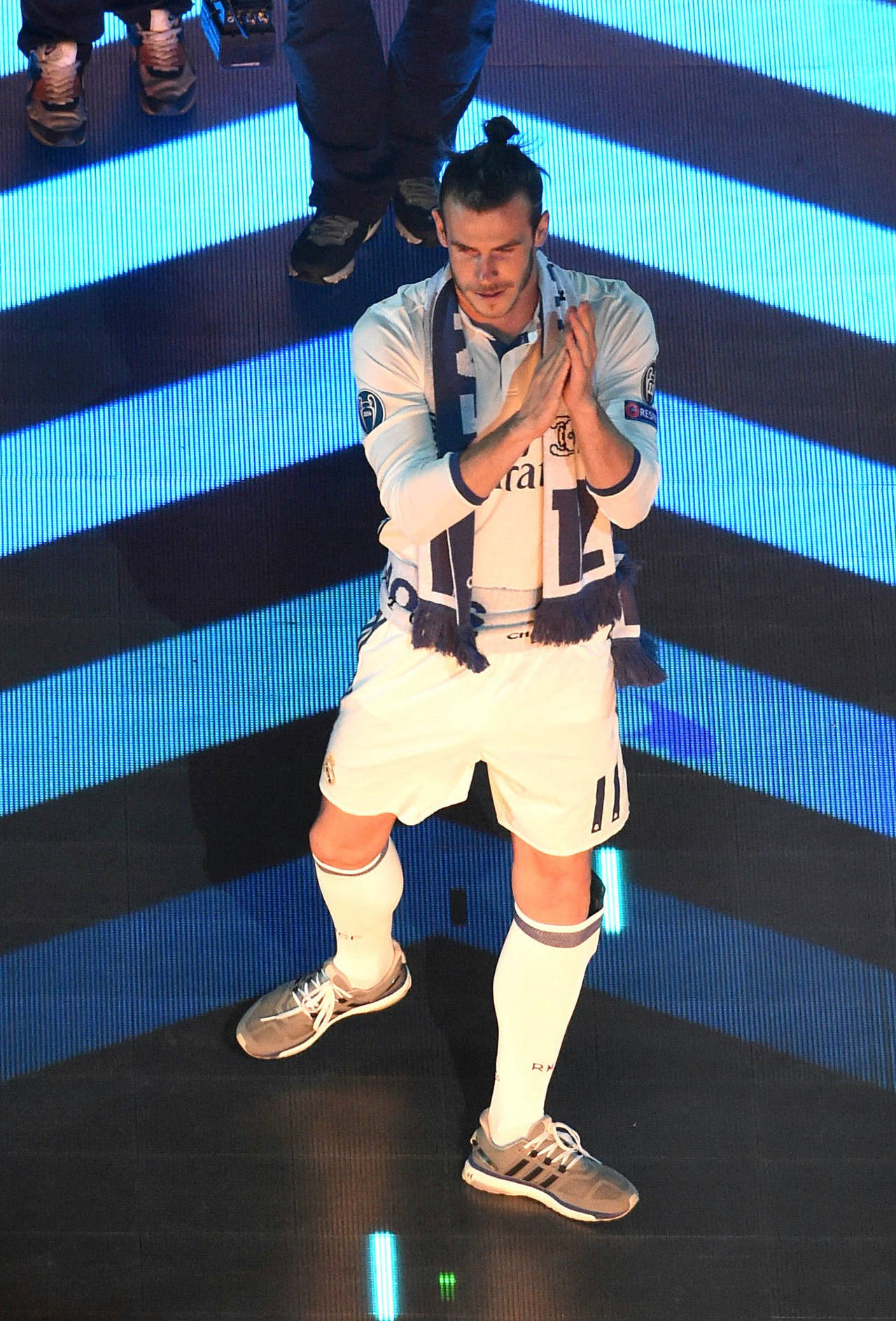 Gareth Bale se unió a los galeses campeones en Champions.