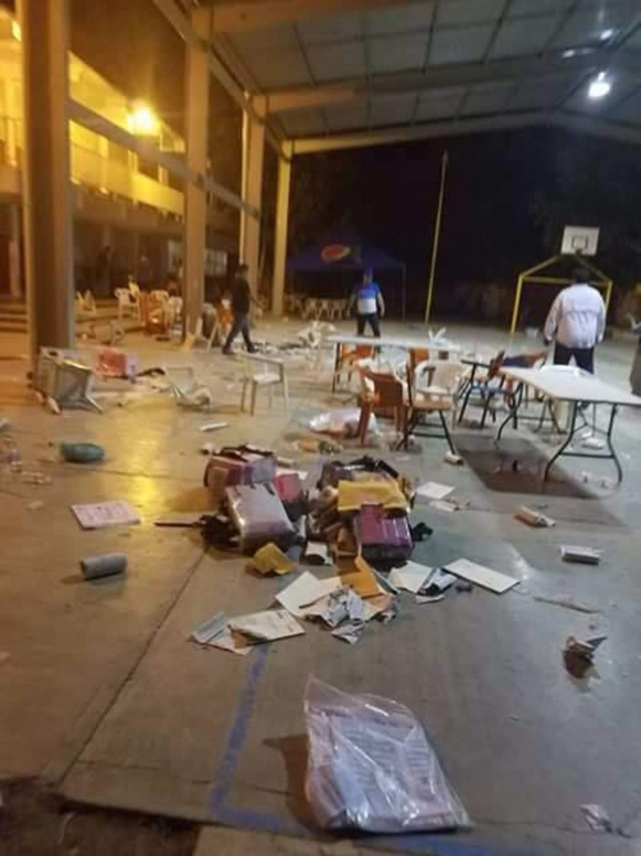Roban dos urnas tras agredir a funcionarios de casilla en Ciudad Acuña