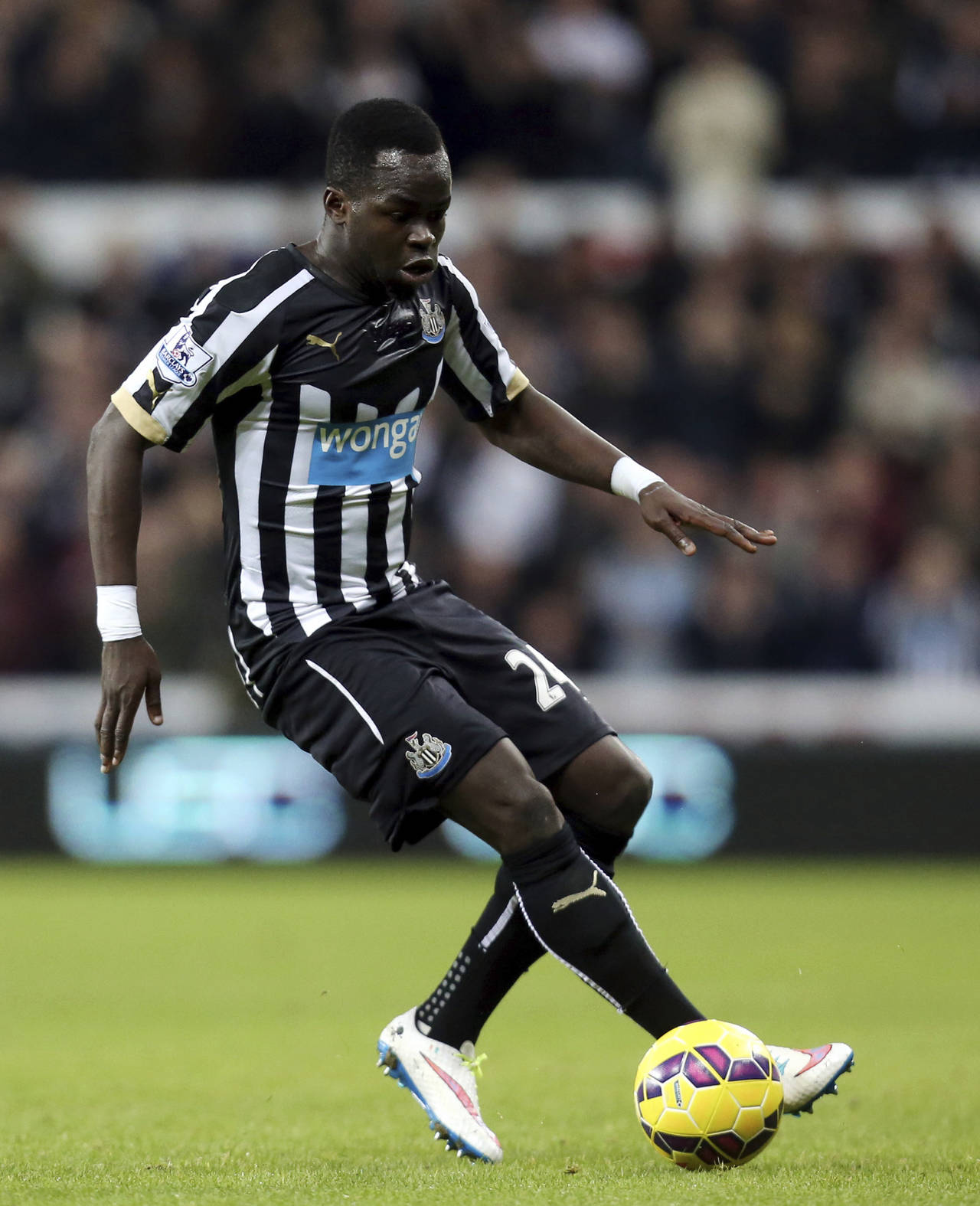 Cheick Tiote, exmediocampista del Newcastle y de la selección de Costa de Marfil, murió luego de desplomarse durante un entrenamiento. (EFE)