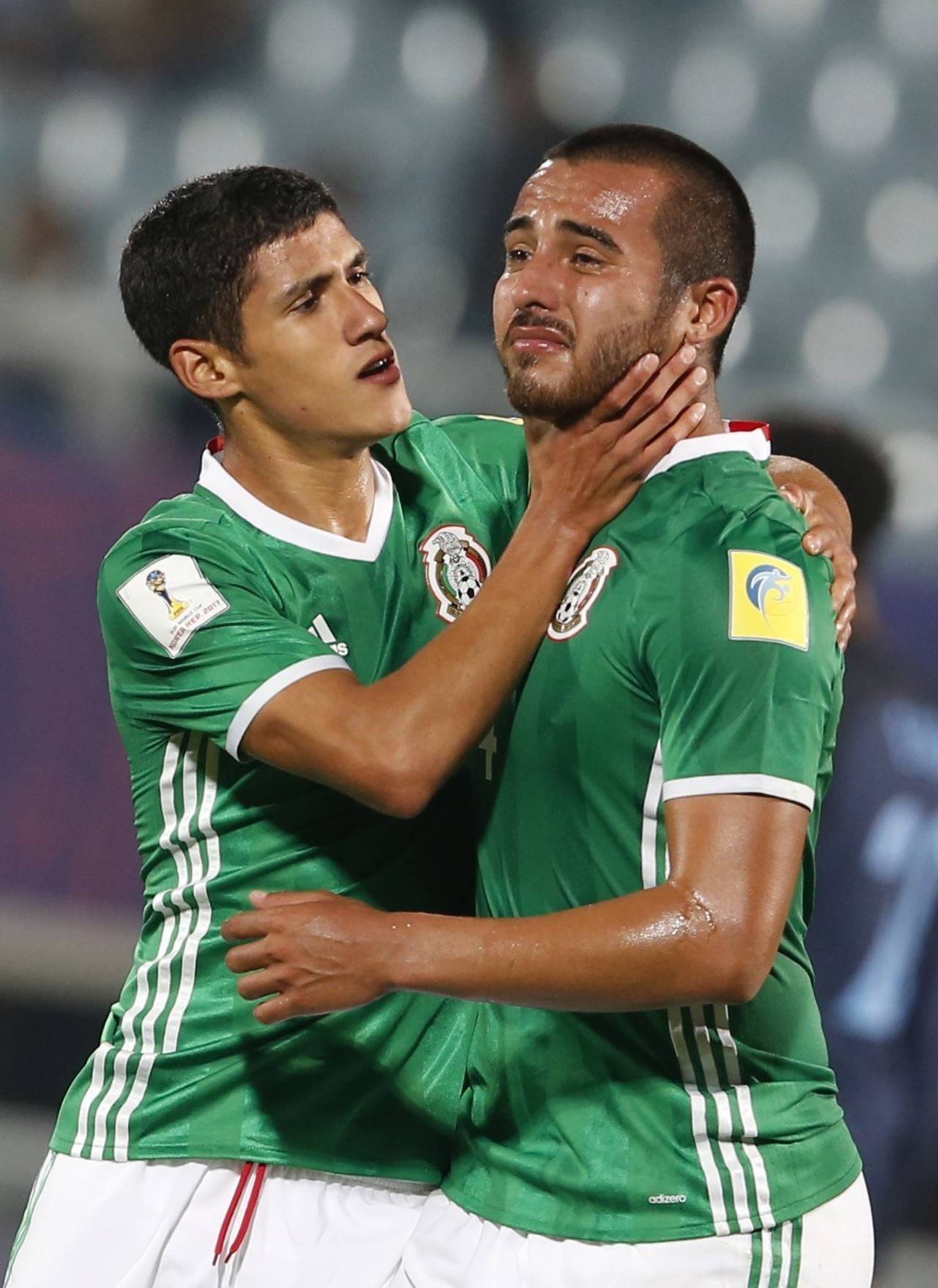 El jugador de la selección mexicana de Sub-20, Uriel Antuna (i) y Juan Aguayo, durante el partido de cuartos del final del Mundial. Cae primera víctima de la regla 10/8