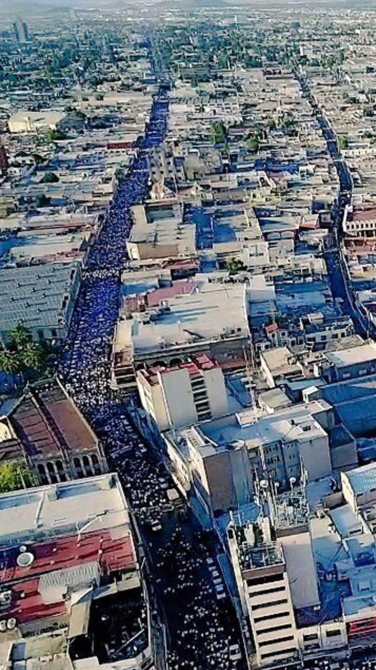 Simpatizantes del bloque de candidatos 'por la dignidad de Coahuila' salieron a las calles de la capital del estado. (EL SIGLO DE TORREÓN)