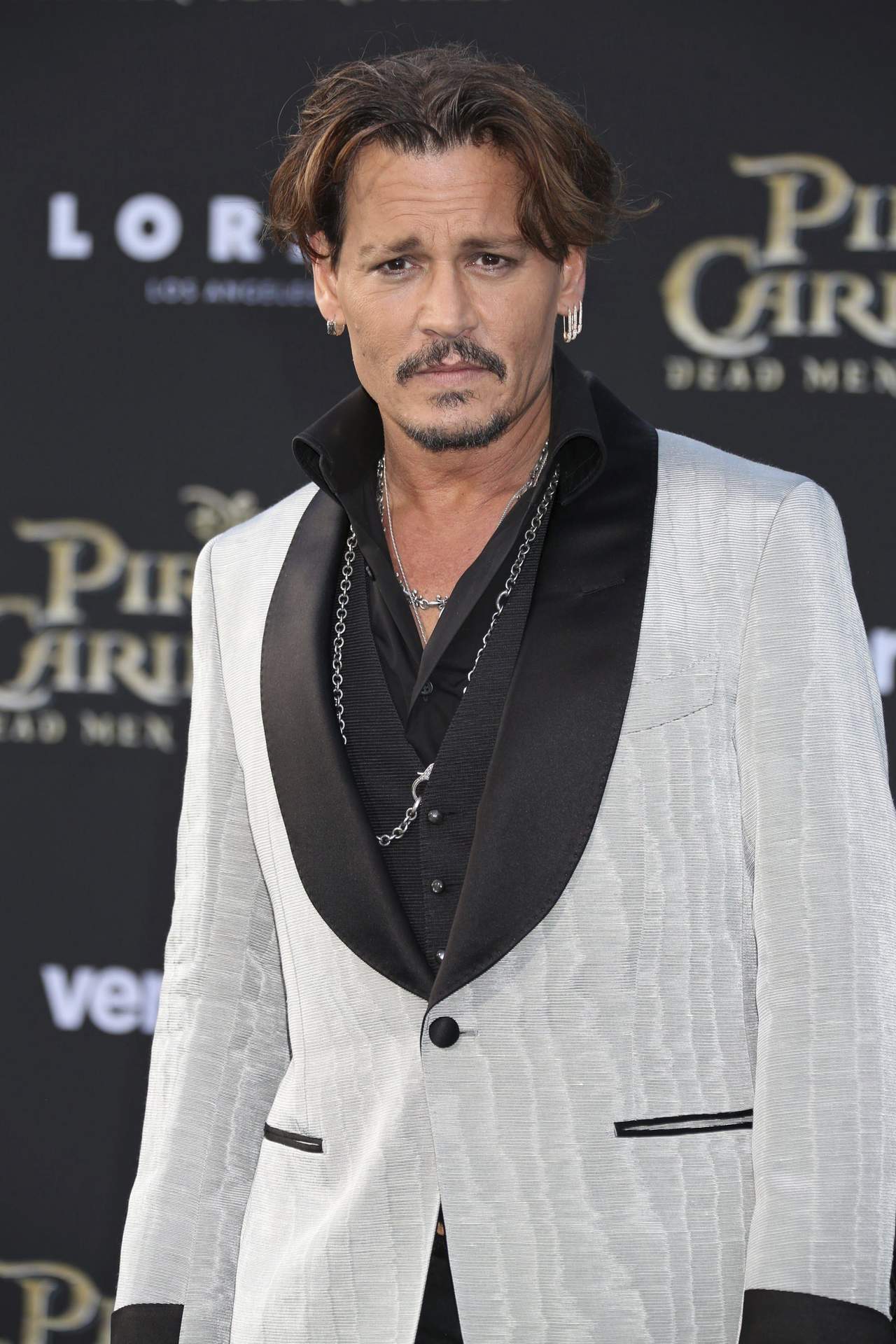 Johnny Depp, tres veces nominado al Oscar en la categoría de Mejor Actor y reconocido por su trabajo en cintas como Sweeney Todd, la saga Piratas del Caribe y El hombre manos de tijera, festeja este viernes su cumpleaños 54. (ARCHIVO)