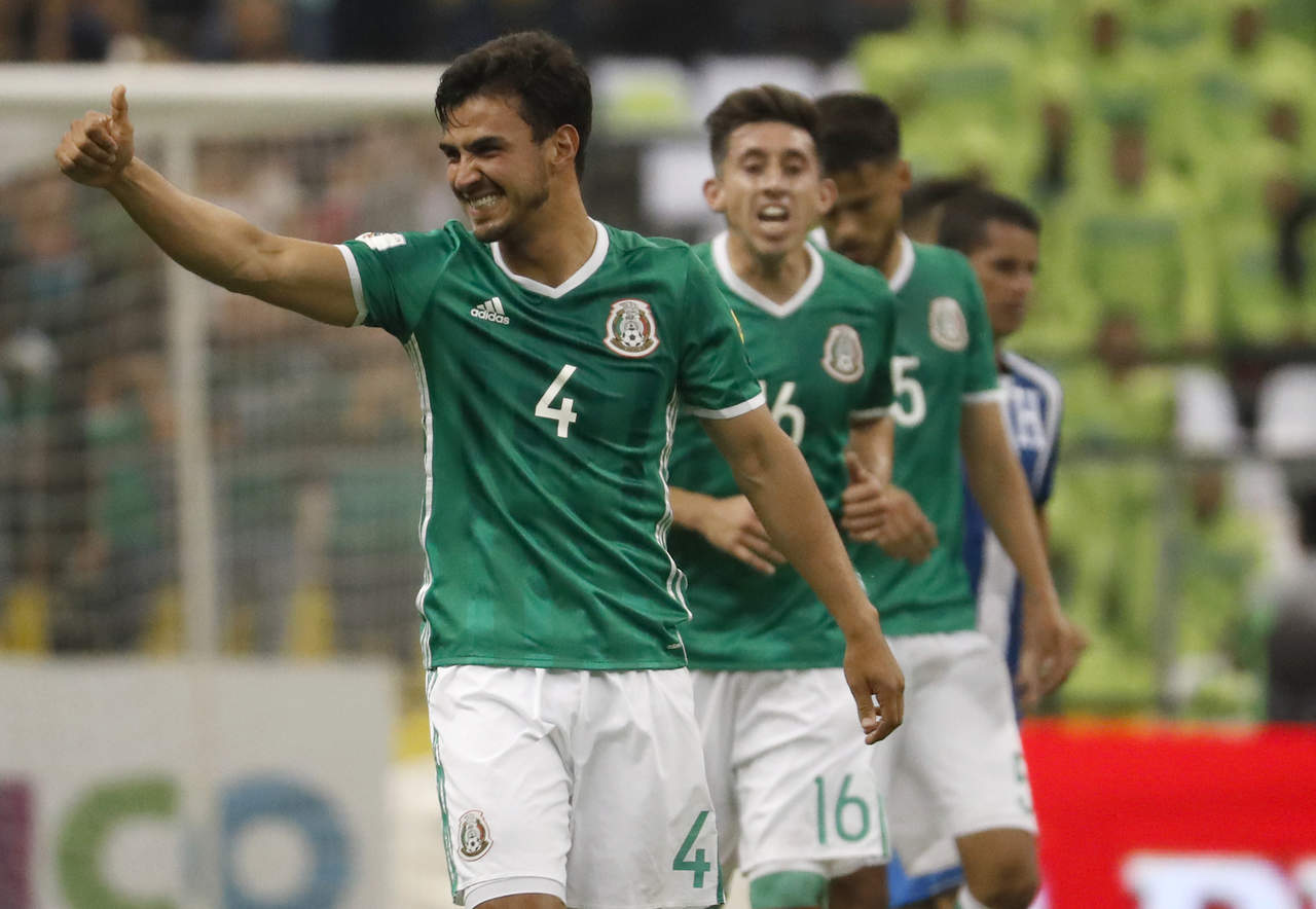 Oswaldo Alanís empezó la ruta hacia el triunfo. Sin su gol, México se hubiera desesperado en el Estadio Azteca.