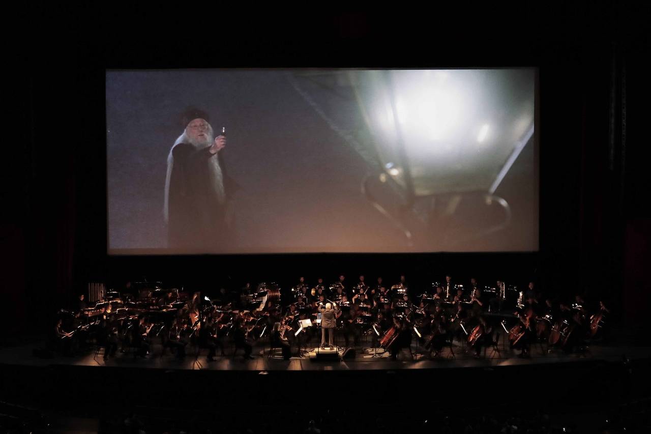 Cobra otro sentido. La Orquesta Internacional de las Artes presentaron Harry Potter y la Piedra Filosofal el musical.