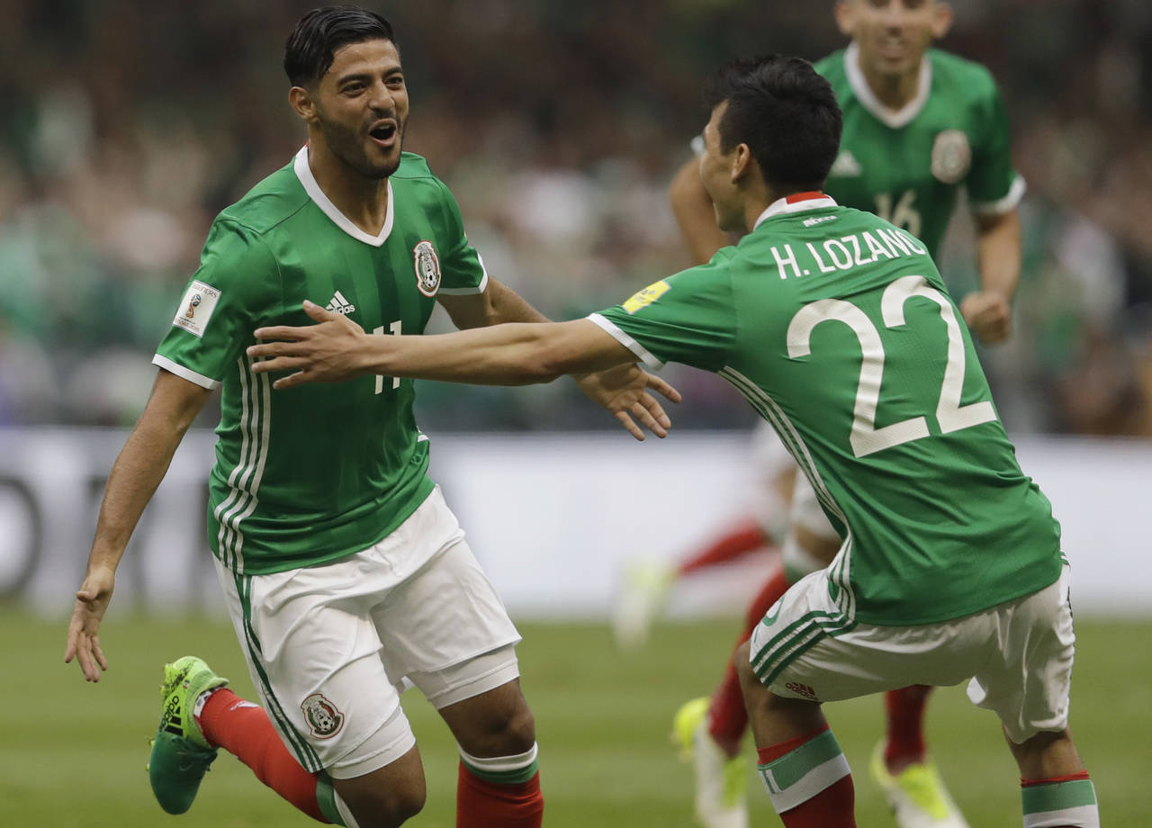 La Selección Mexicana no pudo ante su acérrimo rival de la Concacaf y empató 1­1 ante los Estados Unidos en el Estadio Azteca. Michael Bradley y Carlos Vela fueron los autores de los goles. (AP)