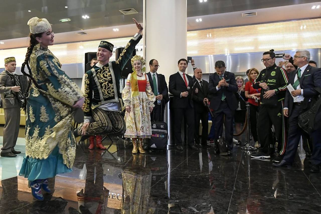 México llegó ayer a Kazán, donde fueron recibidos en una breve ceremonia en el hotel sede por Vladimir Leonov, ministro de Deportes de la República de Tatarstán.